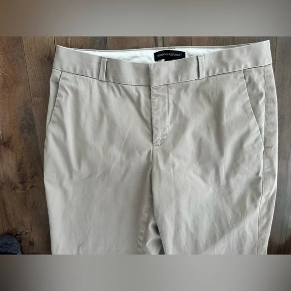 Banana Republic “Logan” Tailored Pants – Size 4 – Khaki Beige - Picture 4 of 7